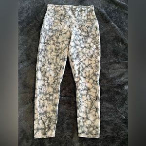 Woman’s Sz M Tie-Dye Leggings
